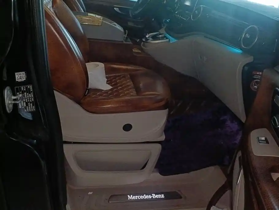 Mercedes-Benz V-Class — миниатюра 8
