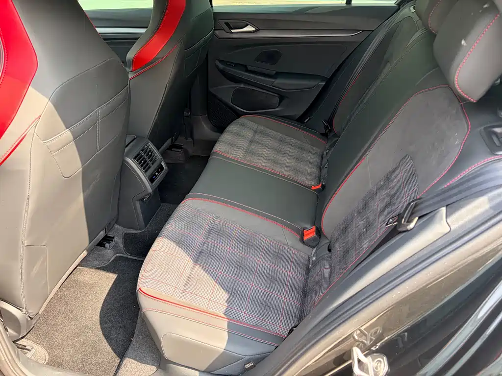 Volkswagen Golf GTI — миниатюра 7