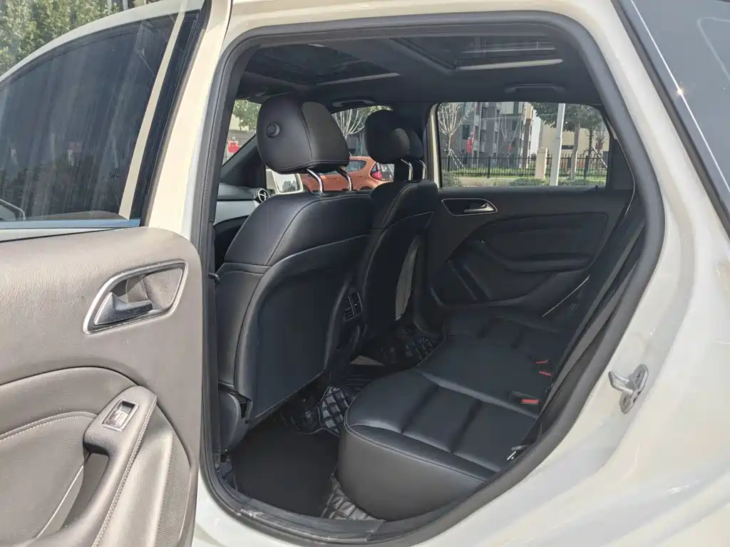 Mercedes-Benz B-Class — миниатюра 16