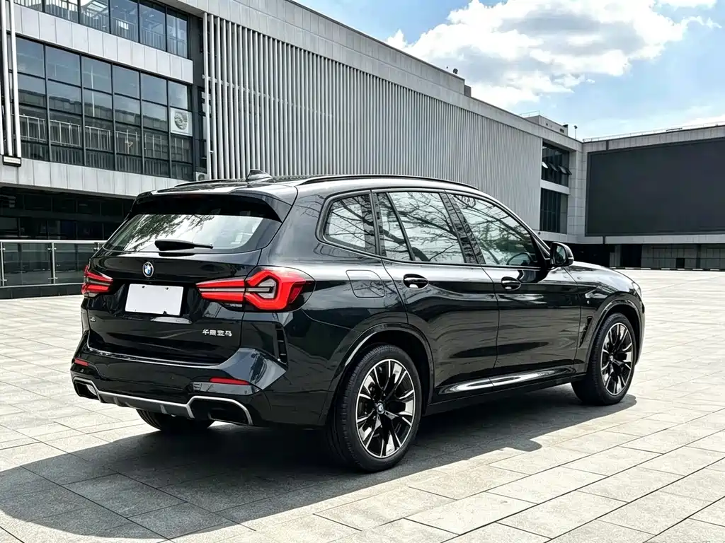 BMW iX3 — миниатюра 12