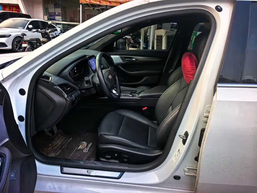 Cadillac CT5 — миниатюра 7