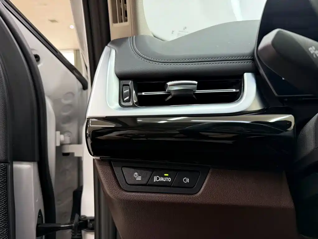 BMW X1 — миниатюра 9