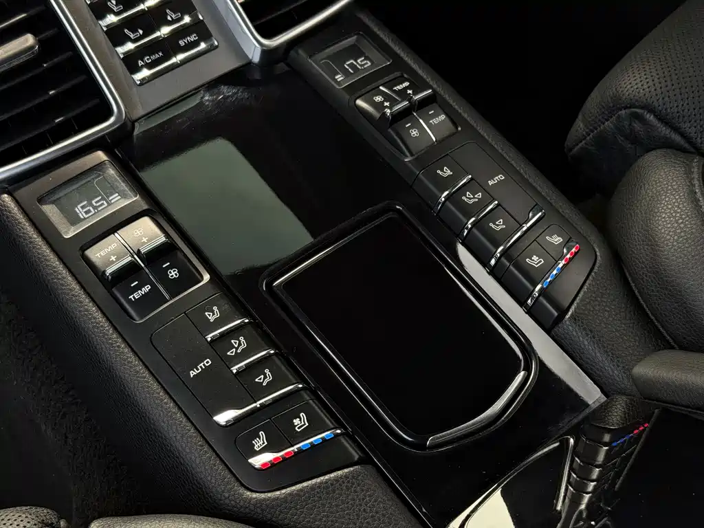 Porsche Panamera — миниатюра 12