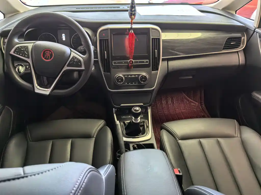BYD MAX — миниатюра 8