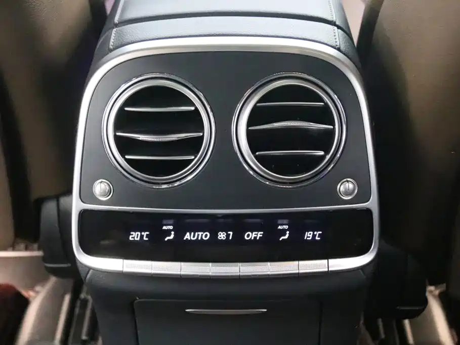 Mercedes-Benz S-Class — миниатюра 22