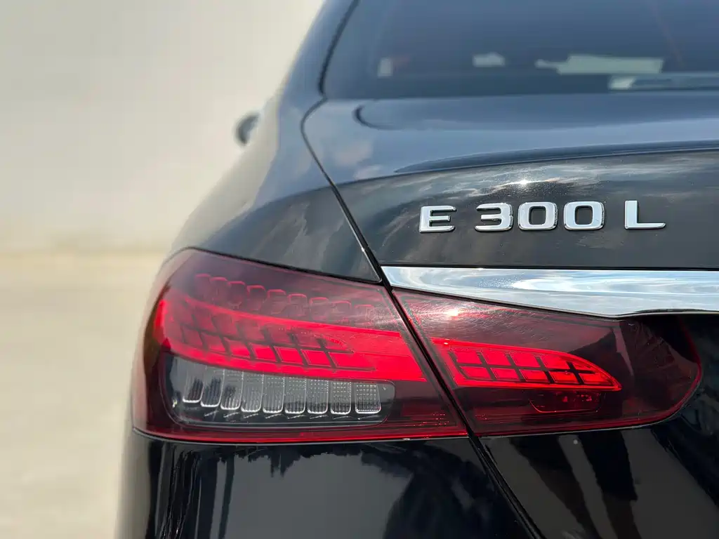 Mercedes-Benz E-Class — миниатюра 22