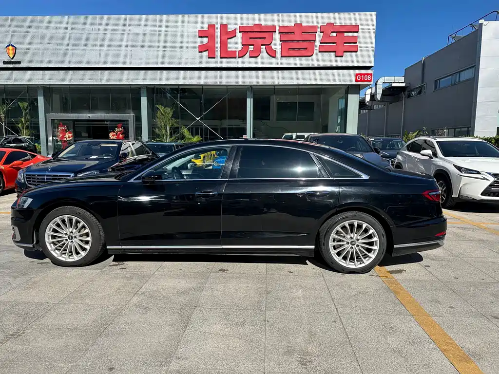 Audi A8 — миниатюра 3
