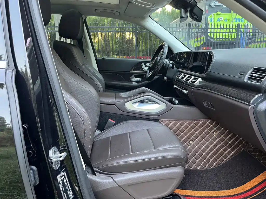 Mercedes-Benz GLE (Import) — миниатюра 10