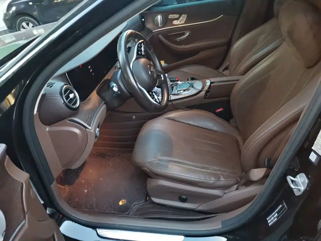 Mercedes-Benz E-Class — миниатюра 8