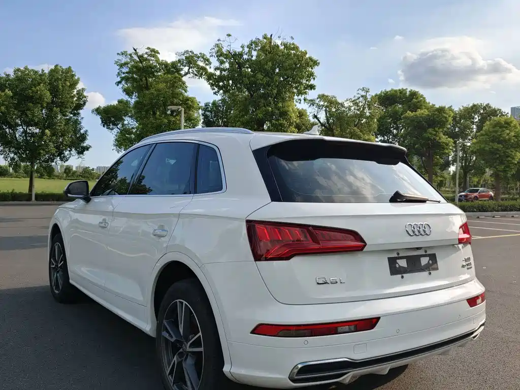 Audi Q5L — миниатюра 4