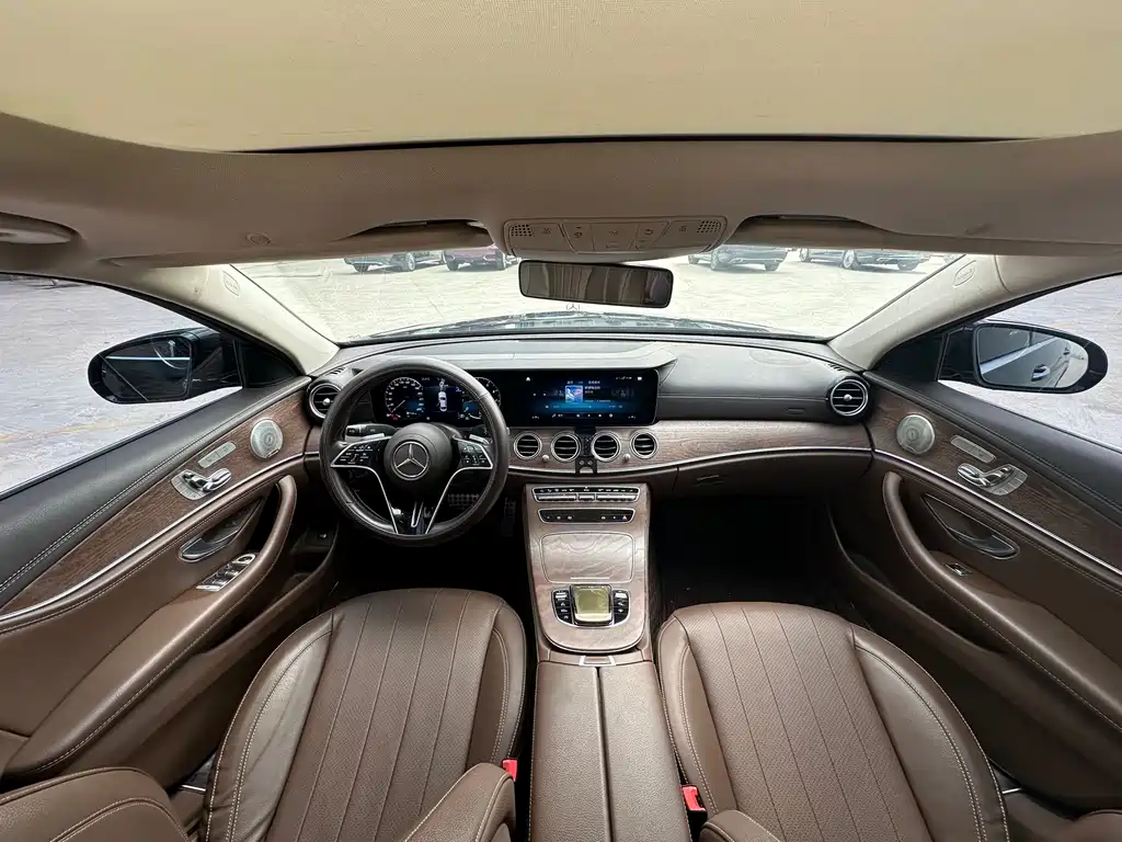 Mercedes-Benz E-Class — миниатюра 17