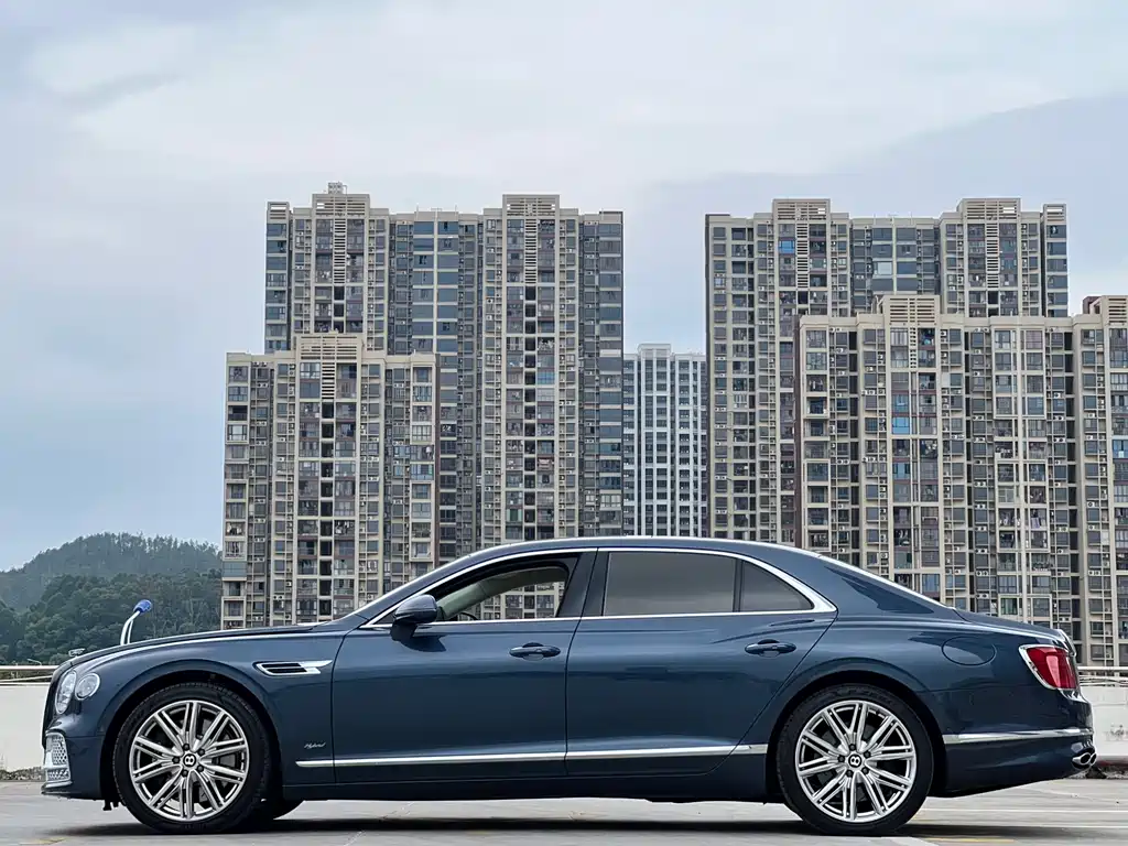 BENTLEY FLYING SPUR PLUG IN HYBRID