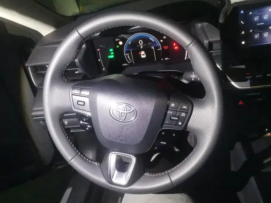 Toyota Camry — миниатюра 15