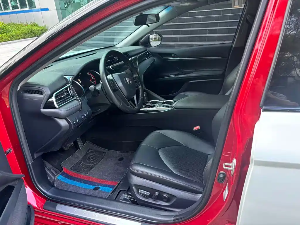 Toyota Camry — миниатюра 7