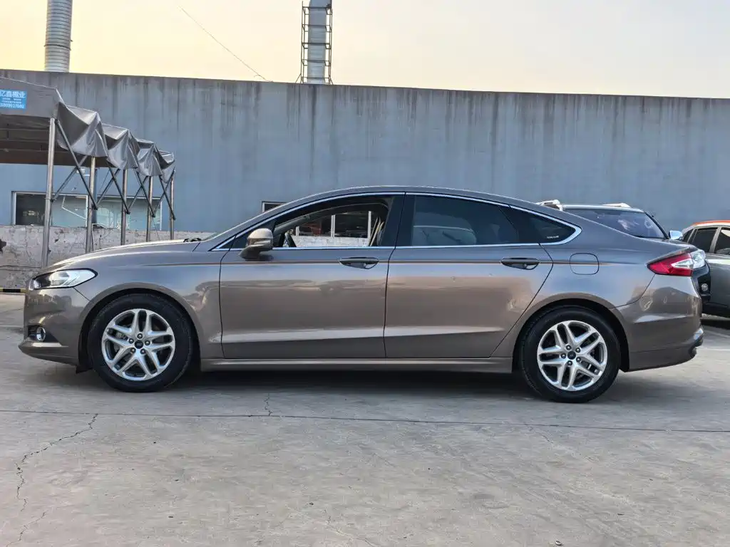 Ford Mondeo — миниатюра 7