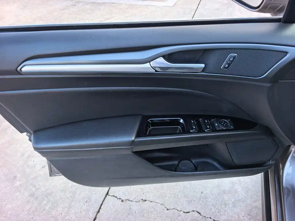 Ford Mondeo — миниатюра 9