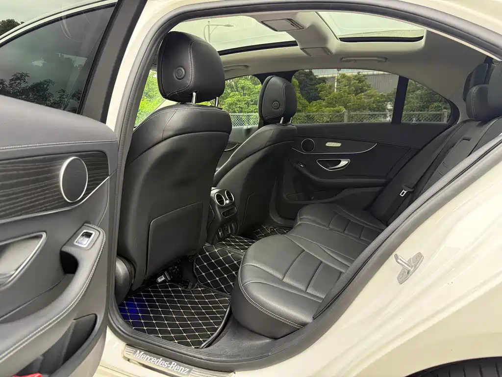 Mercedes-Benz C-Class — миниатюра 9