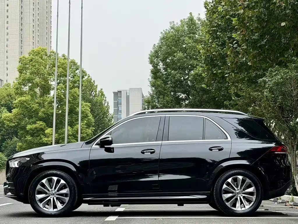Mercedes-Benz GLE (Import) — миниатюра 8
