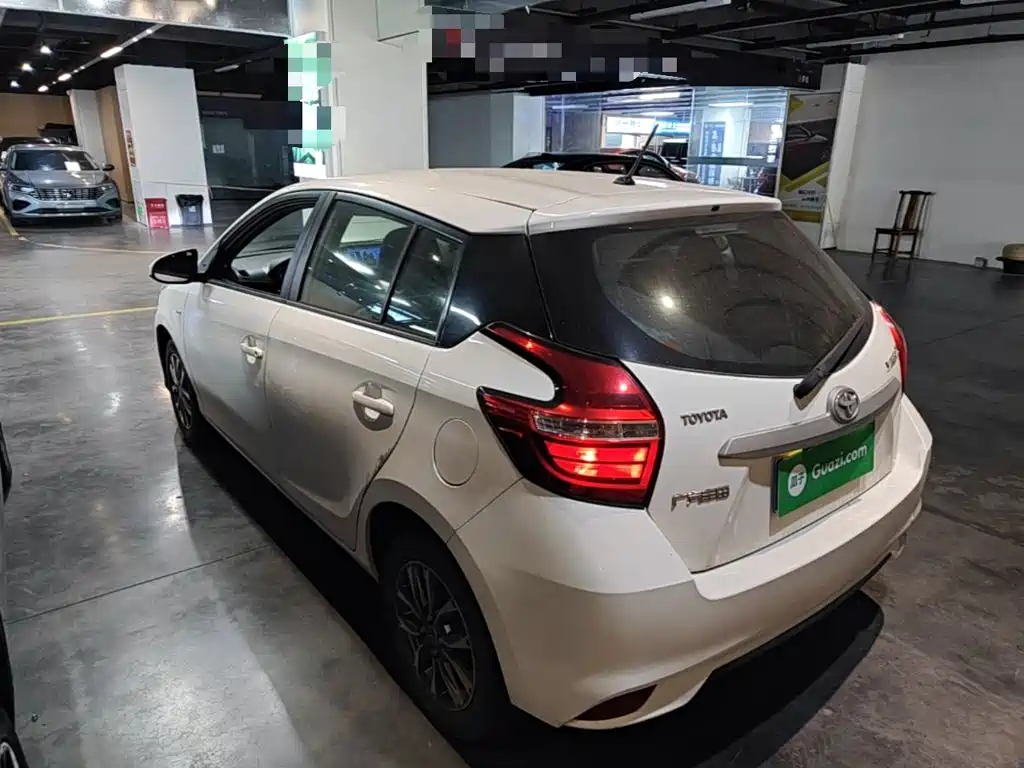 Toyota Yaris L — миниатюра 5