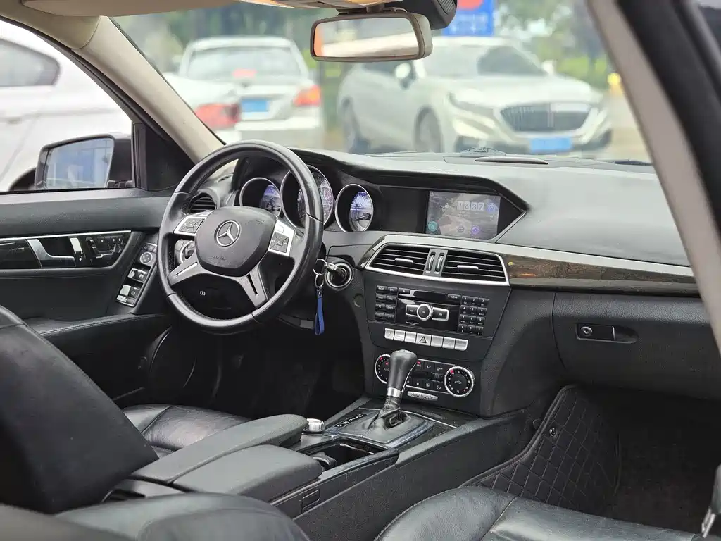 Mercedes-Benz C-Class — миниатюра 17