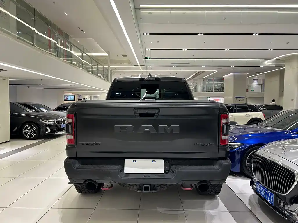 Ram Trucks 2023 6.2T AT