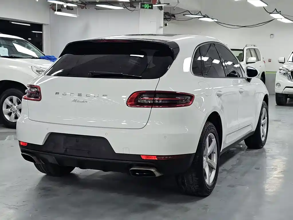 Porsche Macan — миниатюра 4