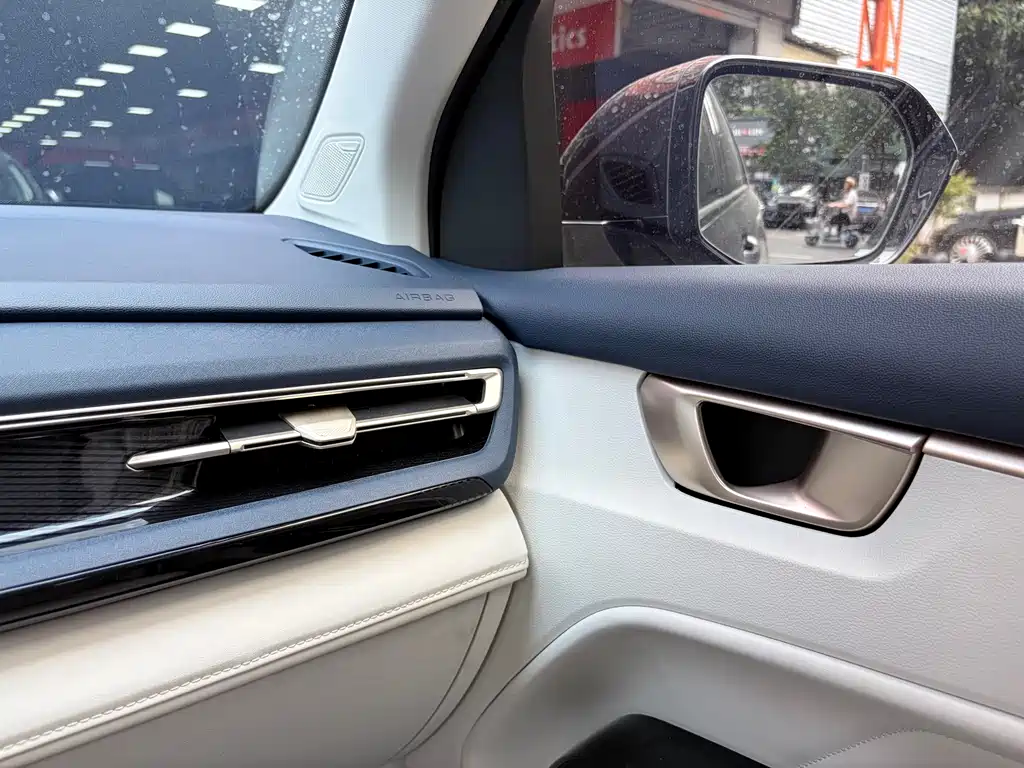 Wuling Victory — миниатюра 8