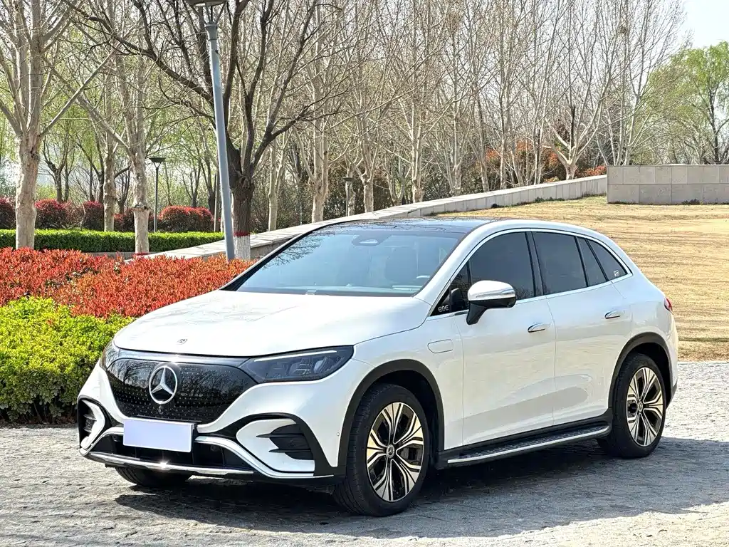 Mercedes-Benz EQE SUV 2025