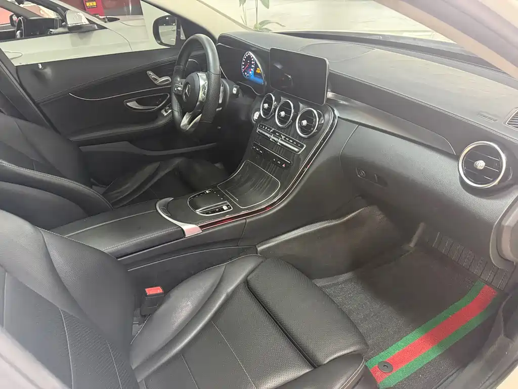 Mercedes-Benz C-Class — миниатюра 13