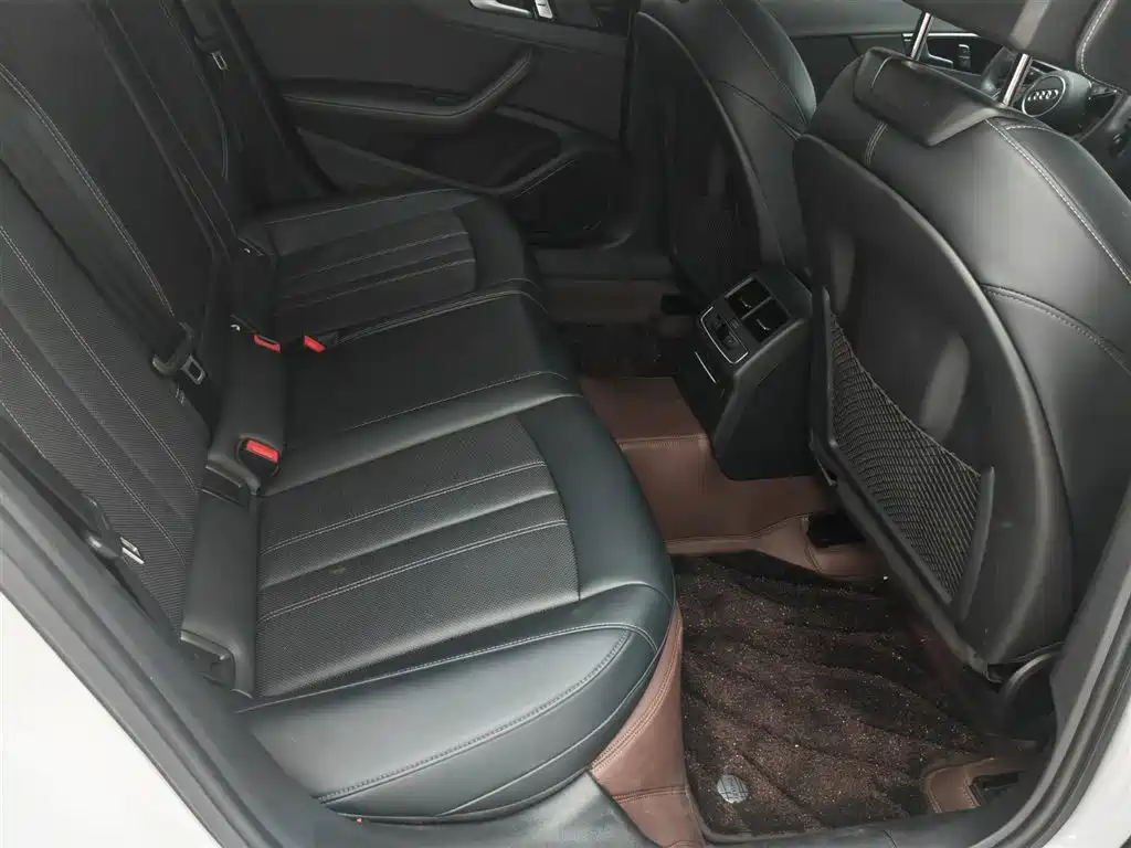 Audi A4L — миниатюра 13
