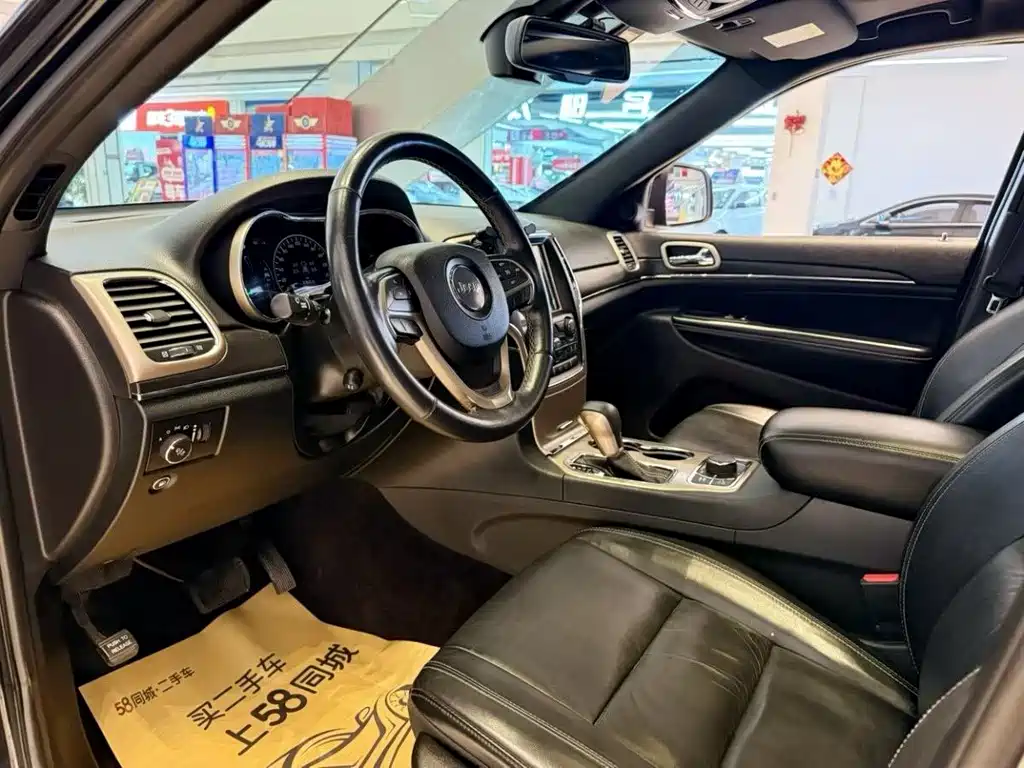 Jeep Grand Cherokee (Import) — миниатюра 4