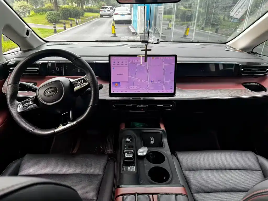 GAC Motor 传祺E8 PHEV — миниатюра 4