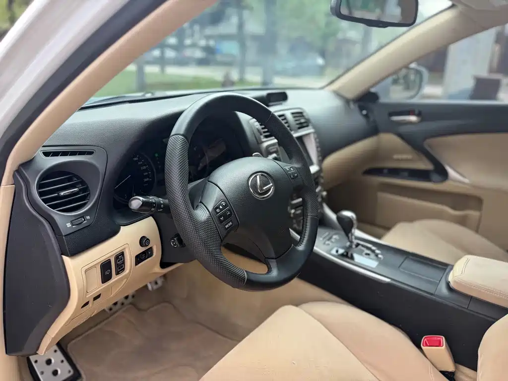 Lexus IS — миниатюра 7