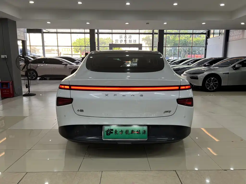 XPeng P7 — миниатюра 6