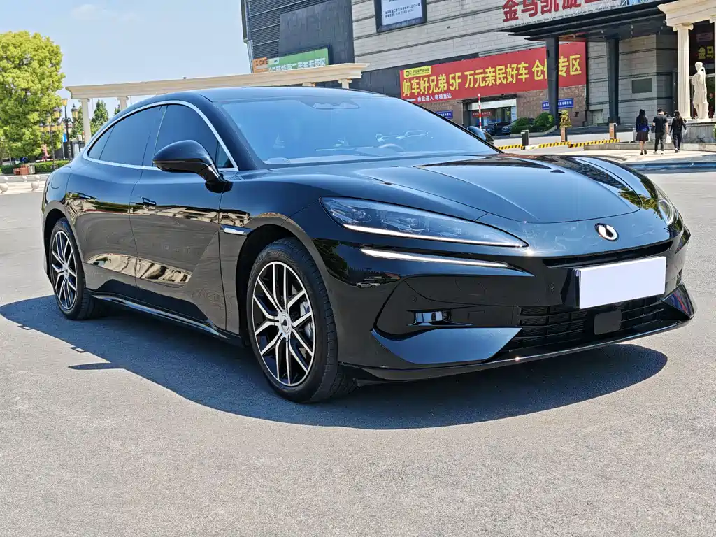 Denza Z9 2024 1100km Max