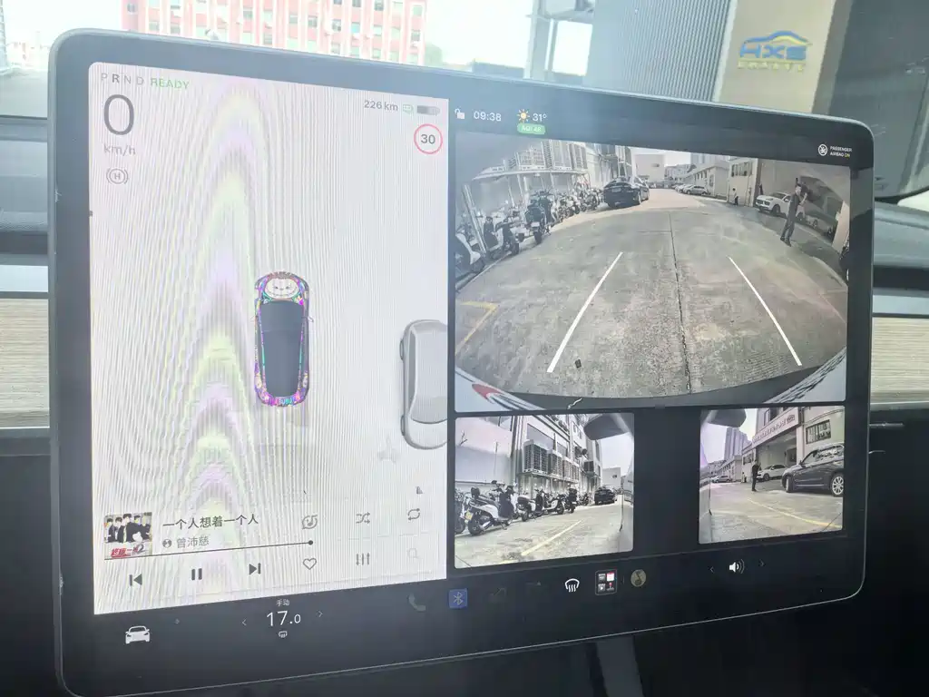 Tesla Model 3 — миниатюра 14