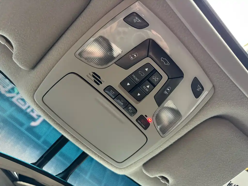 Toyota Sienna — миниатюра 27