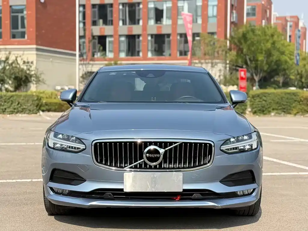 Volvo S90 — миниатюра 2