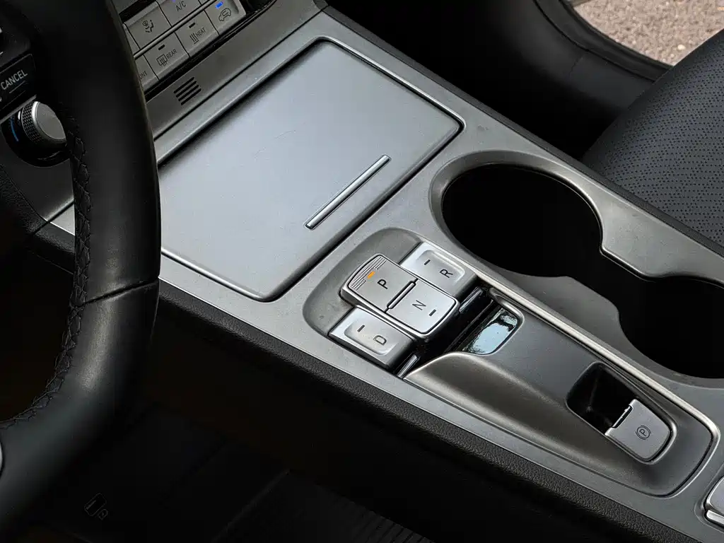 Hyundai Kona Electric — миниатюра 14