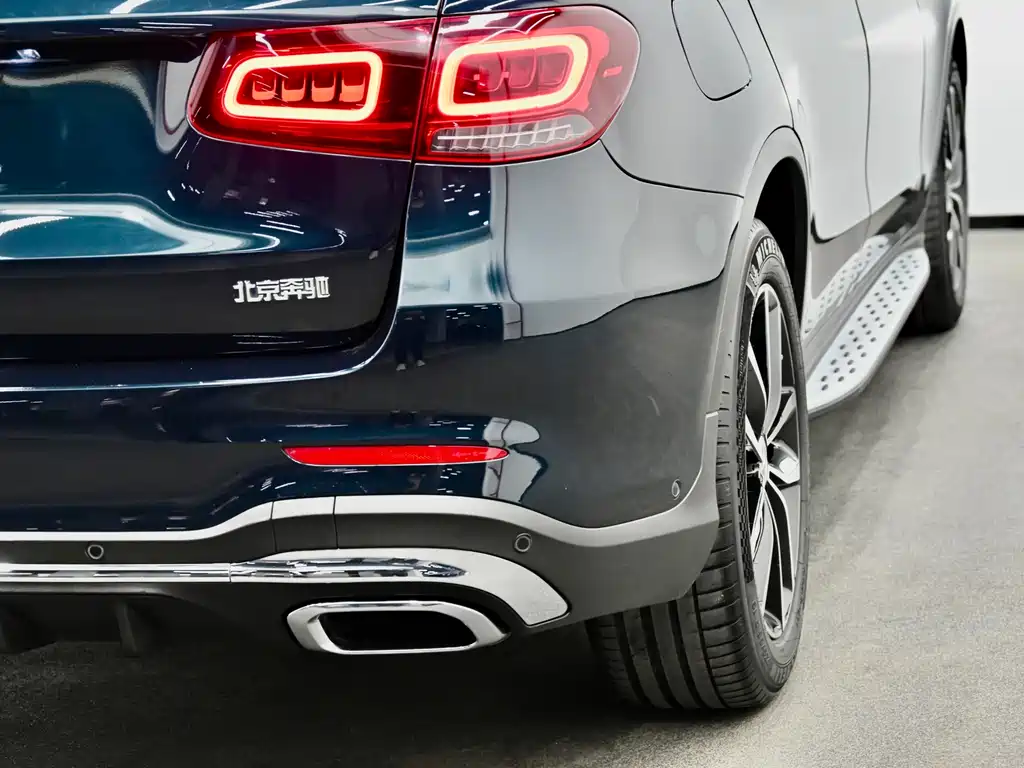 MERCEDES-BENZ GLC