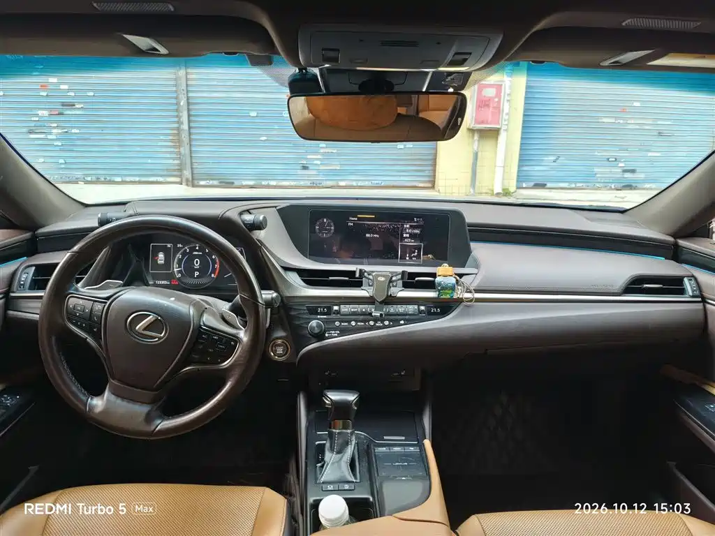 Lexus ES — миниатюра 5