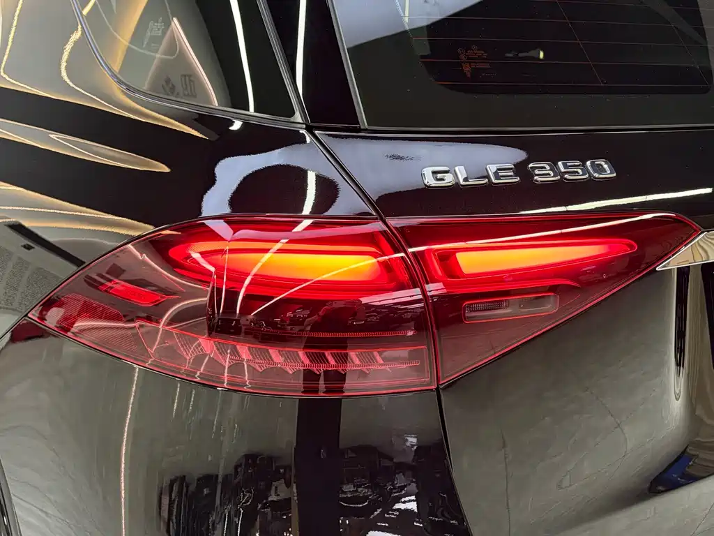 Mercedes-Benz GLE (Import) — миниатюра 10