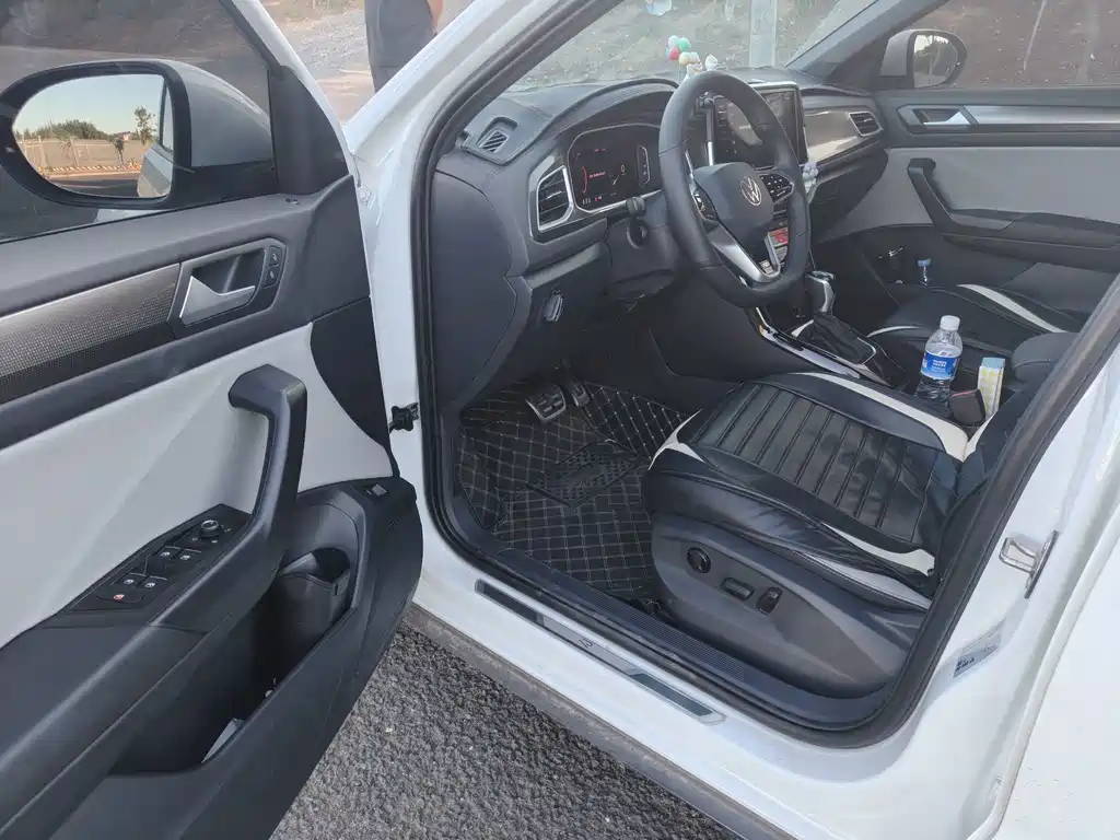 Volkswagen T-Roc — миниатюра 12