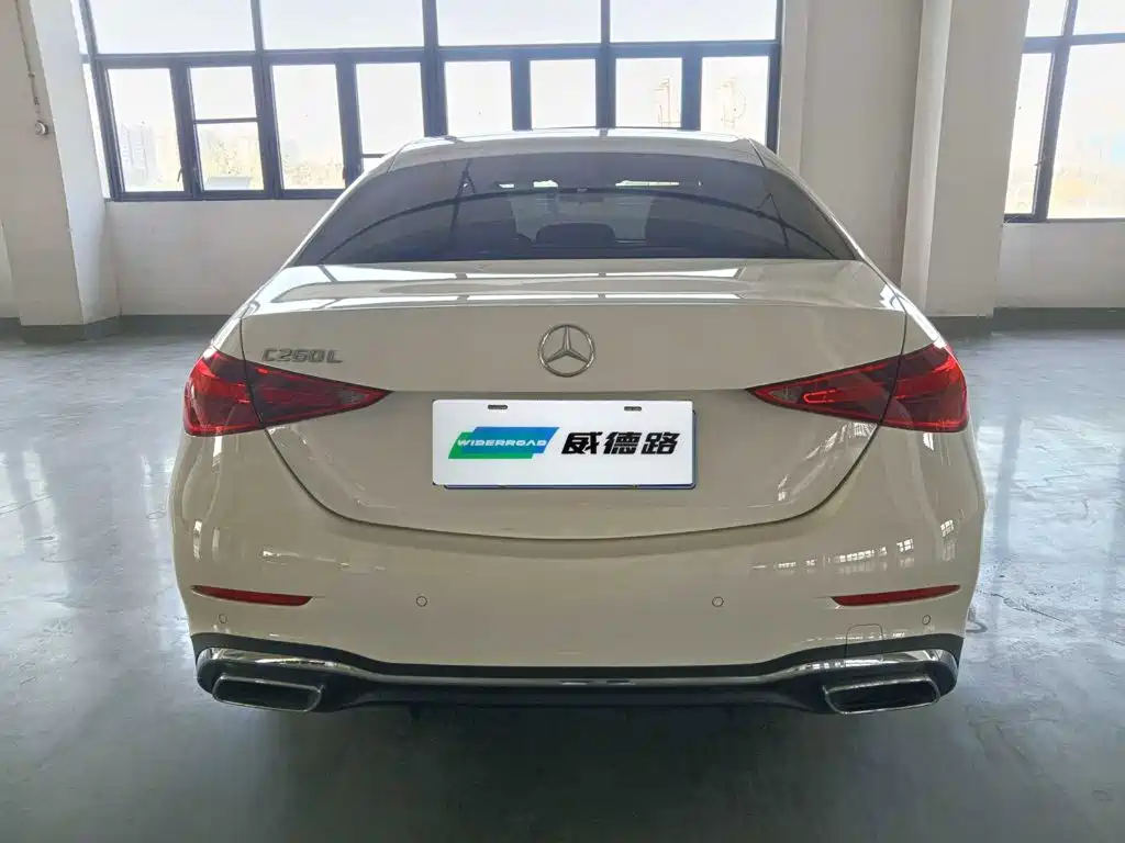Mercedes-Benz C-Class — миниатюра 4