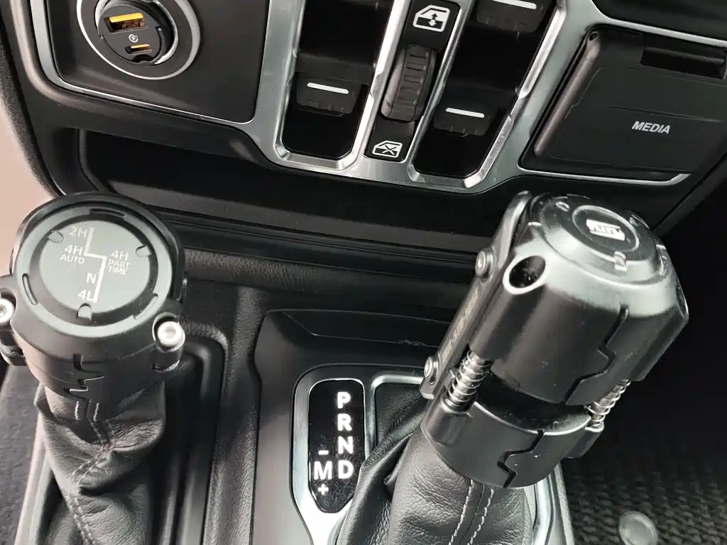 Jeep Wrangler PHEV — миниатюра 24