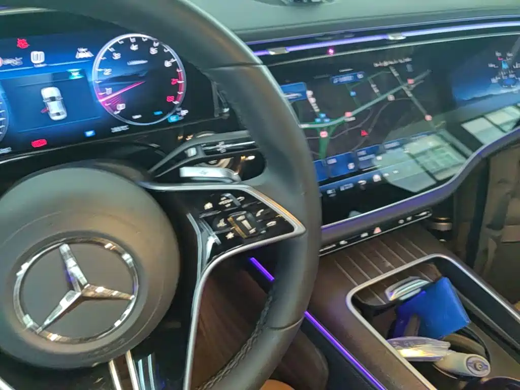 Mercedes-Benz E-Class — миниатюра 14