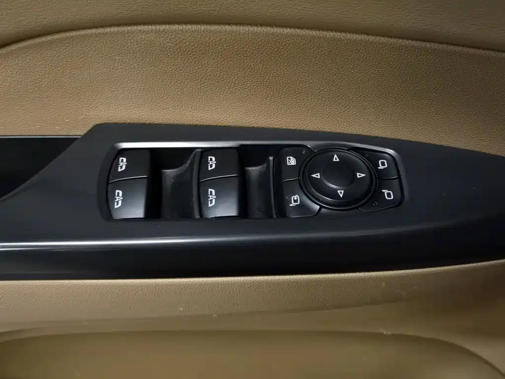 Buick GL8 — миниатюра 9