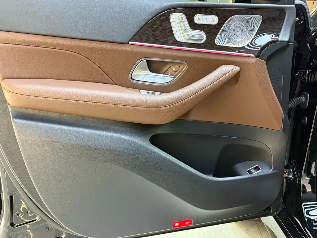 Mercedes-Benz GLE (Import) — миниатюра 13
