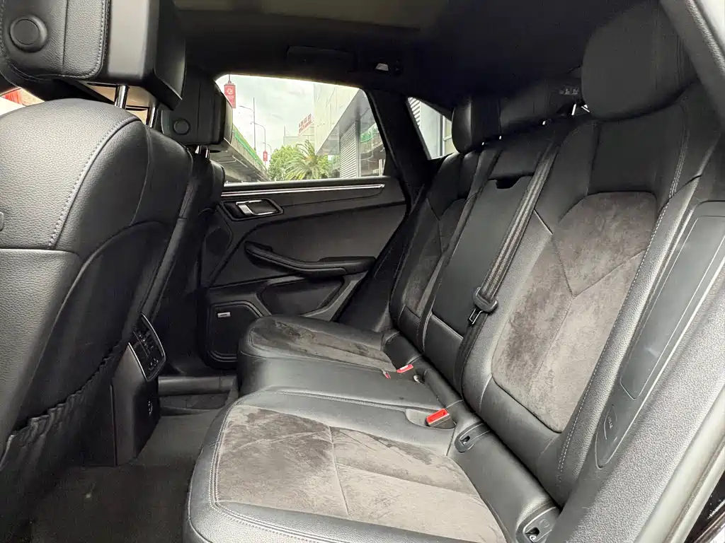 Porsche Macan — миниатюра 14