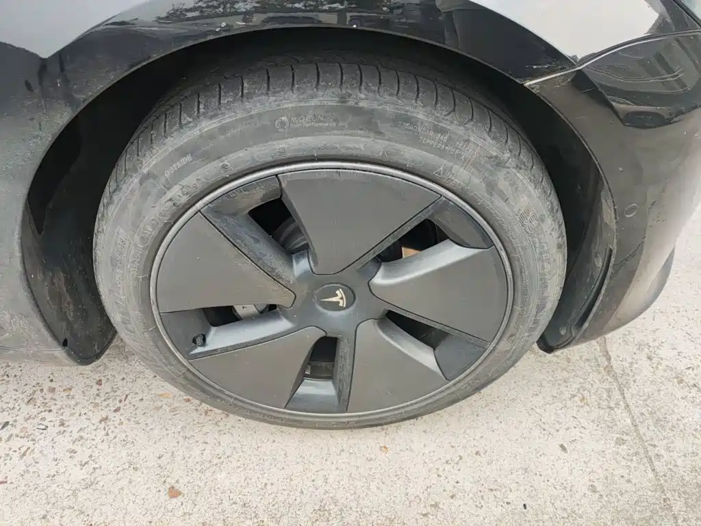 Tesla Model 3 — миниатюра 24